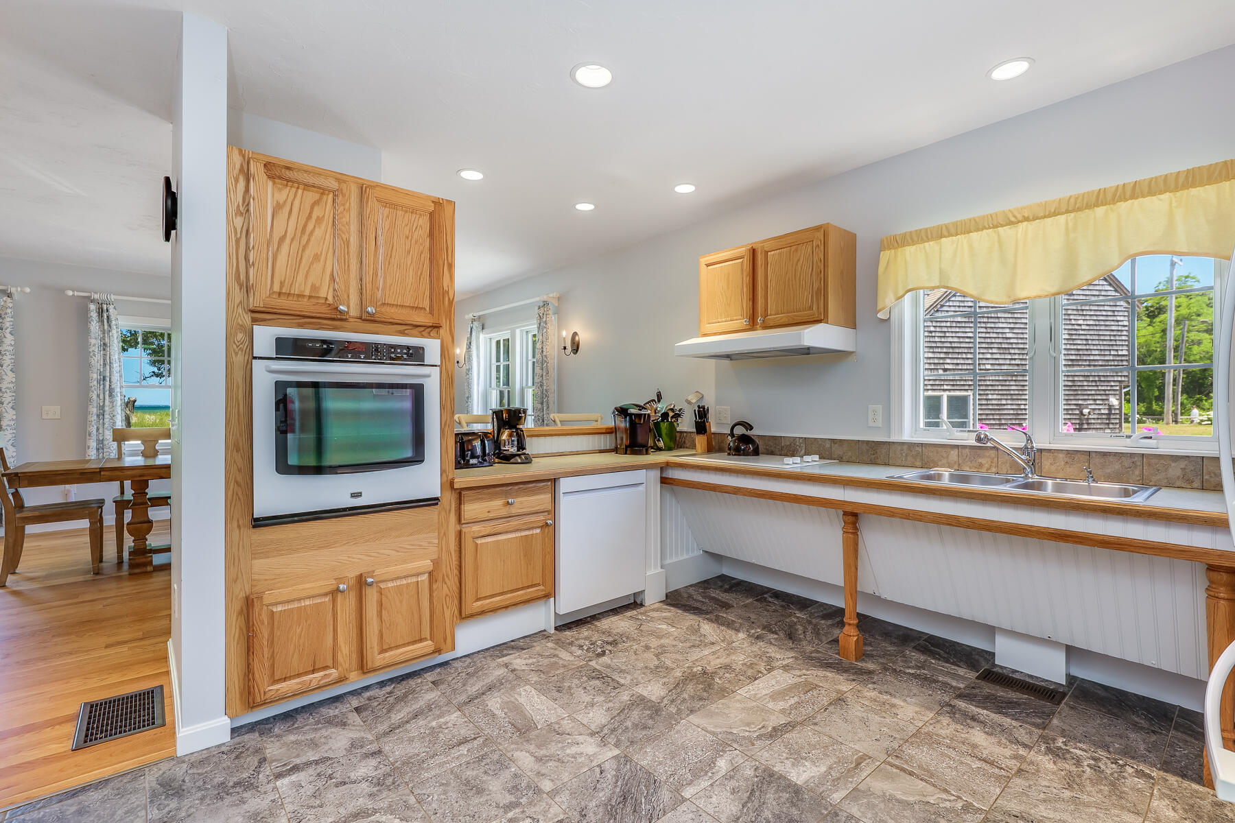 40 Linger Longer Cartway