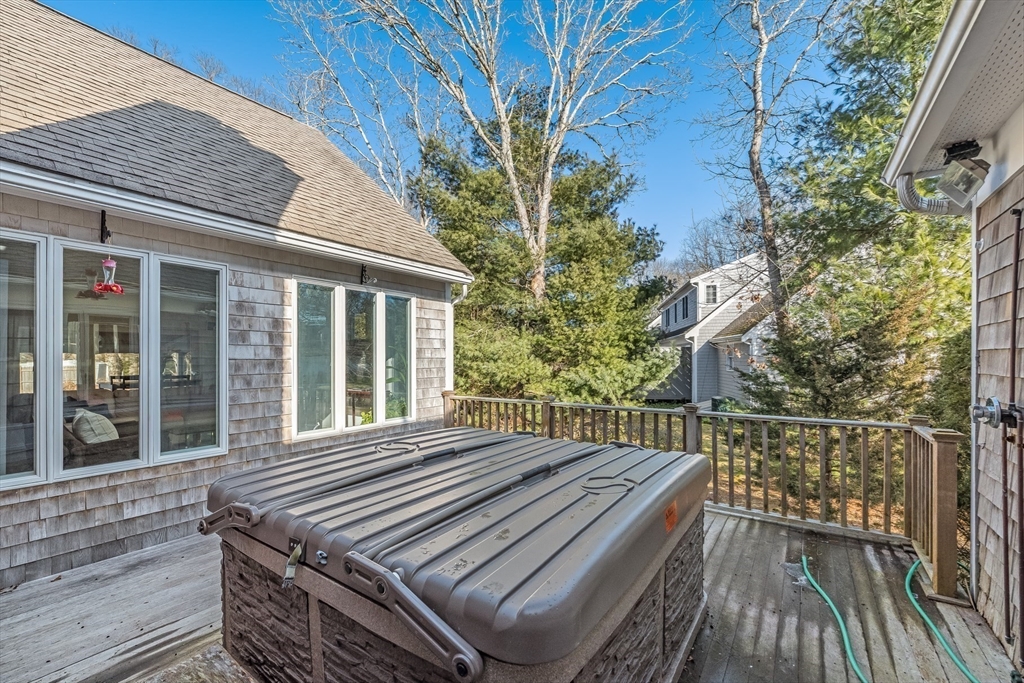 60 Deerfield Rd