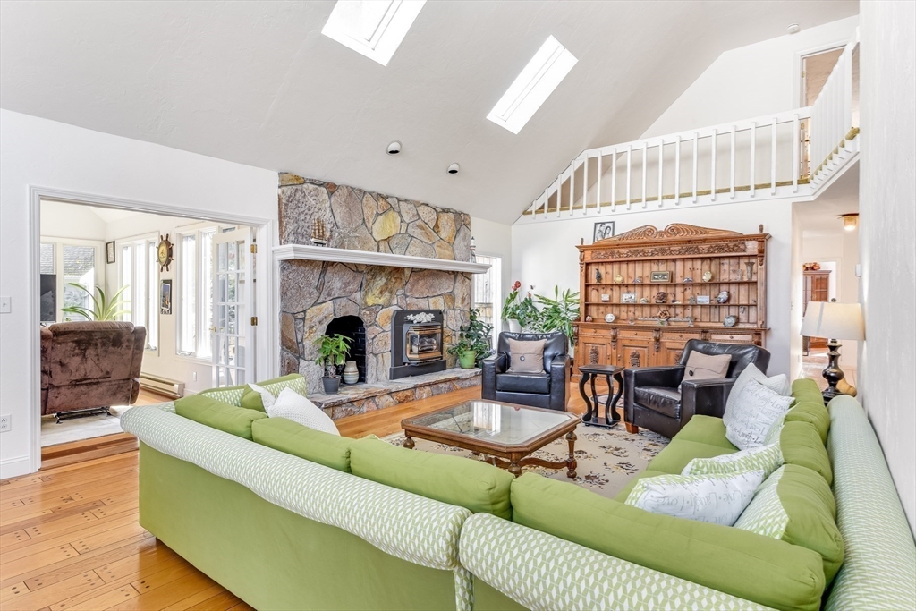 60 Deerfield Rd