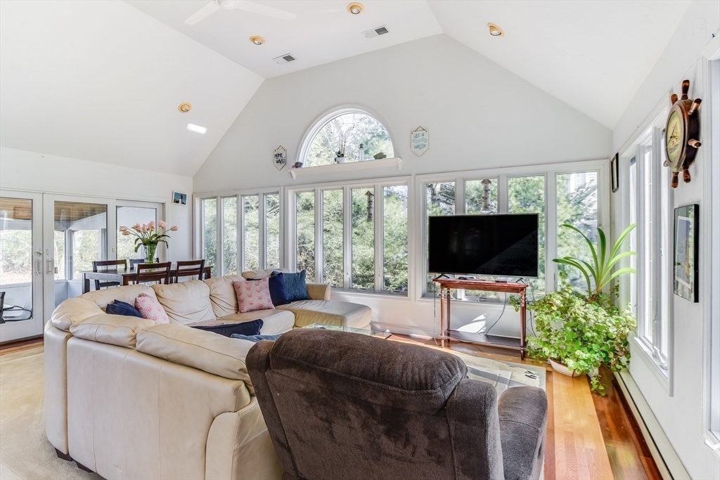60 Deerfield Rd
