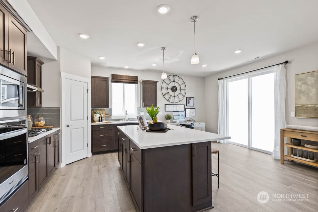 18409 6th Avenue W Unit: NCV34