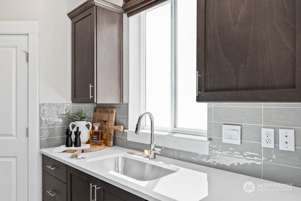 18409 6th Avenue W Unit: NCV34