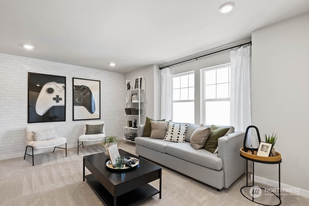 18409 6th Avenue W Unit: NCV34