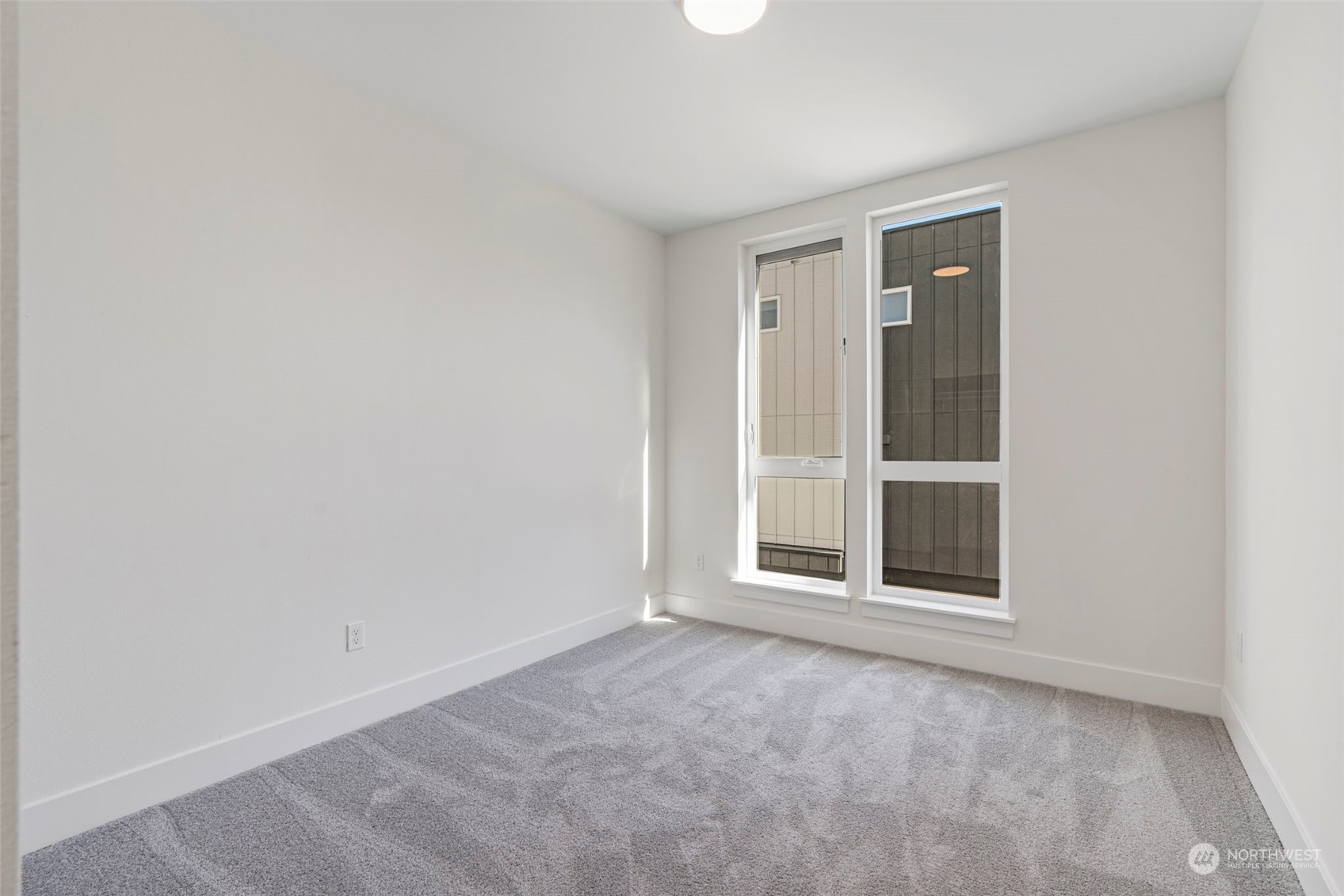 20120 61st Place W Unit: TH13