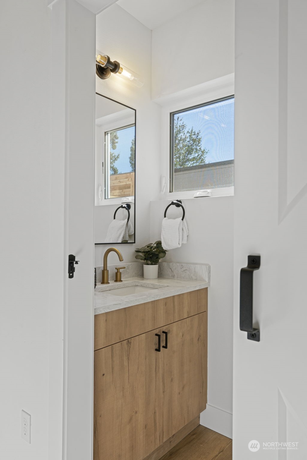 20120 61st Place W Unit: TH13