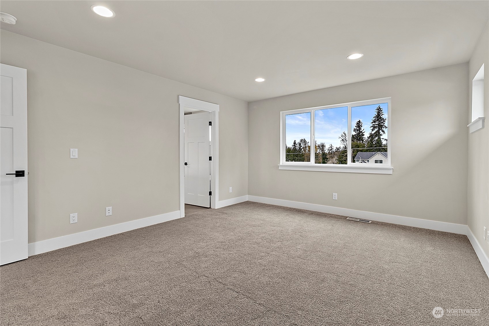 2514 121st Place SE Unit: EE 02