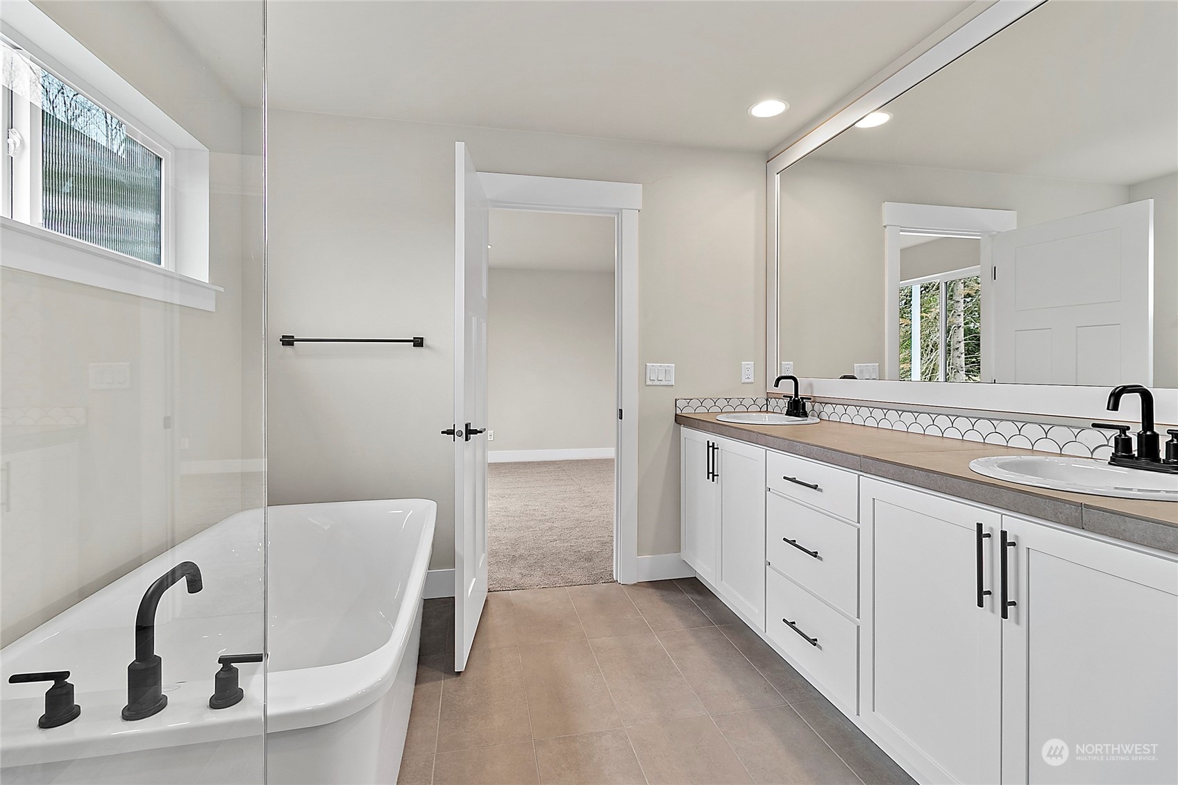 2514 121st Place SE Unit: EE 02