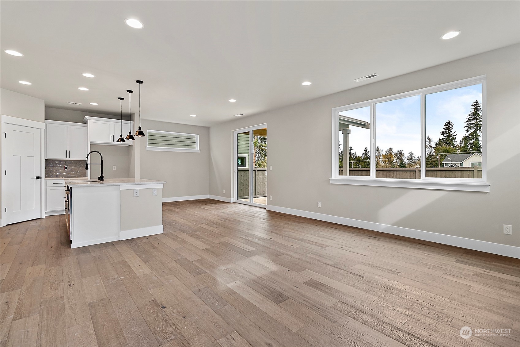 2514 121st Place SE Unit: EE 02