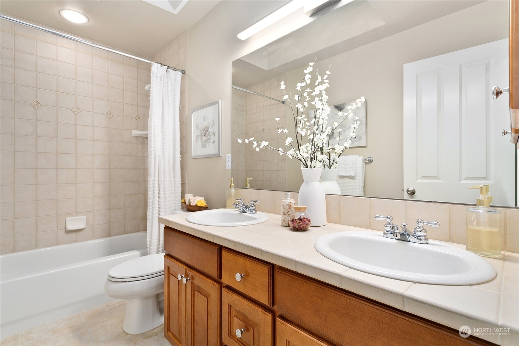 573 Saddleback Loop Way NW