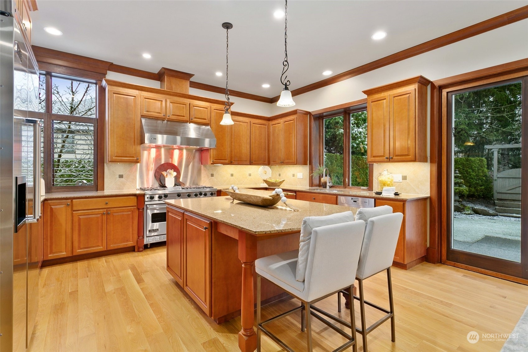 573 Saddleback Loop Way NW