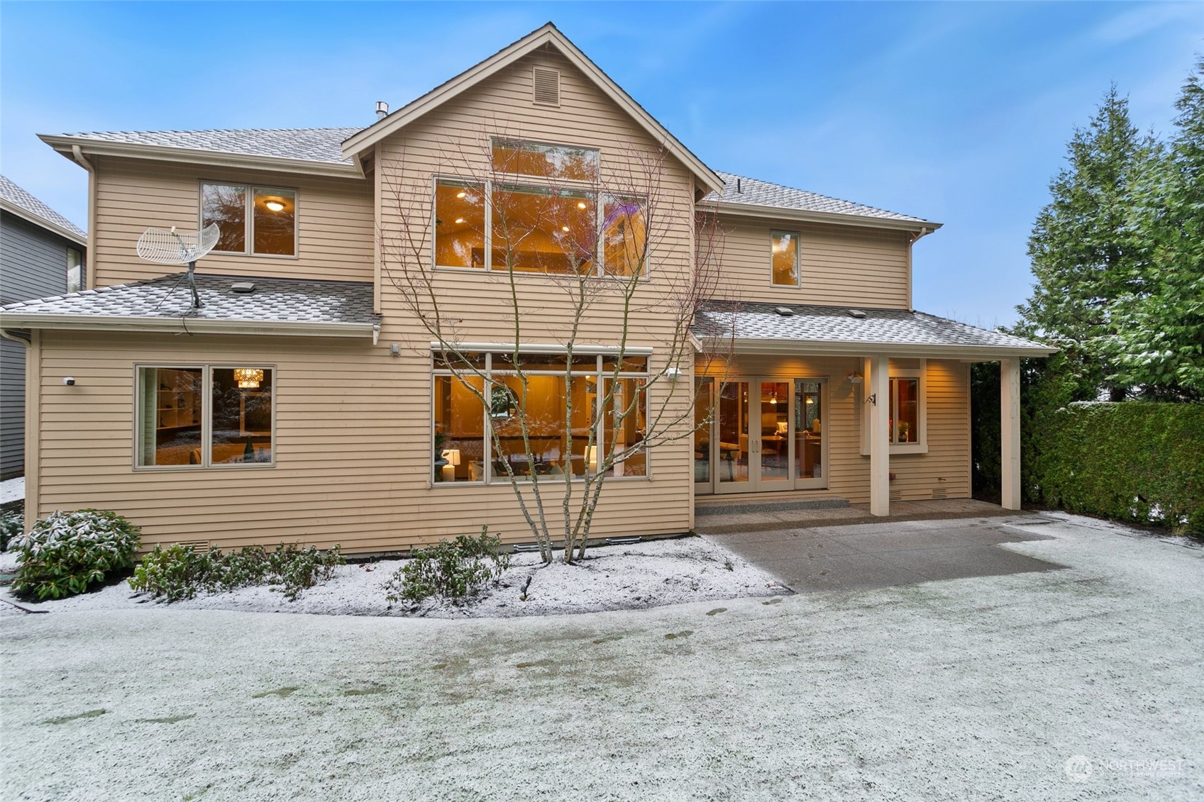 573 Saddleback Loop Way NW