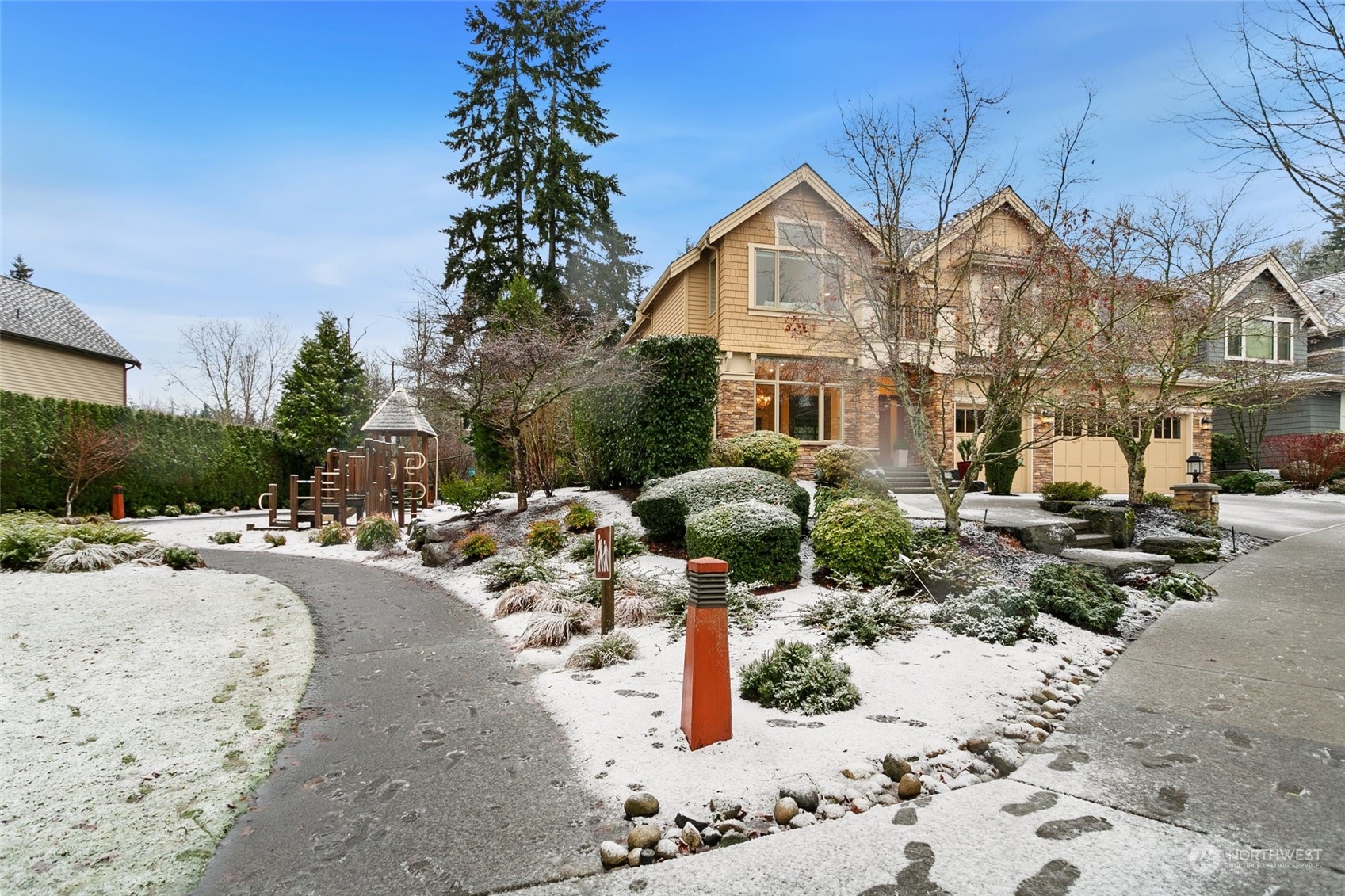 573 Saddleback Loop Way NW