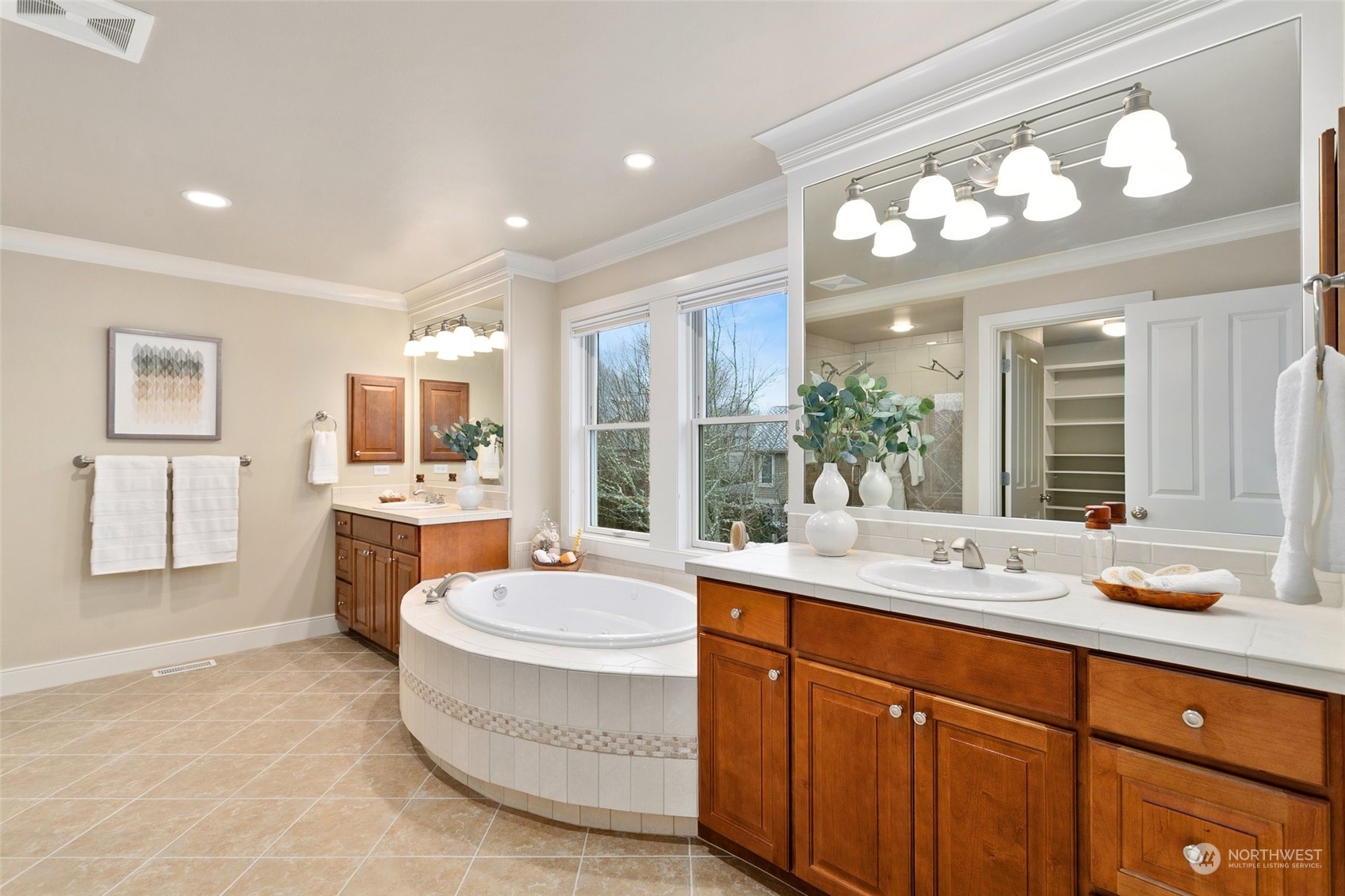 573 Saddleback Loop Way NW