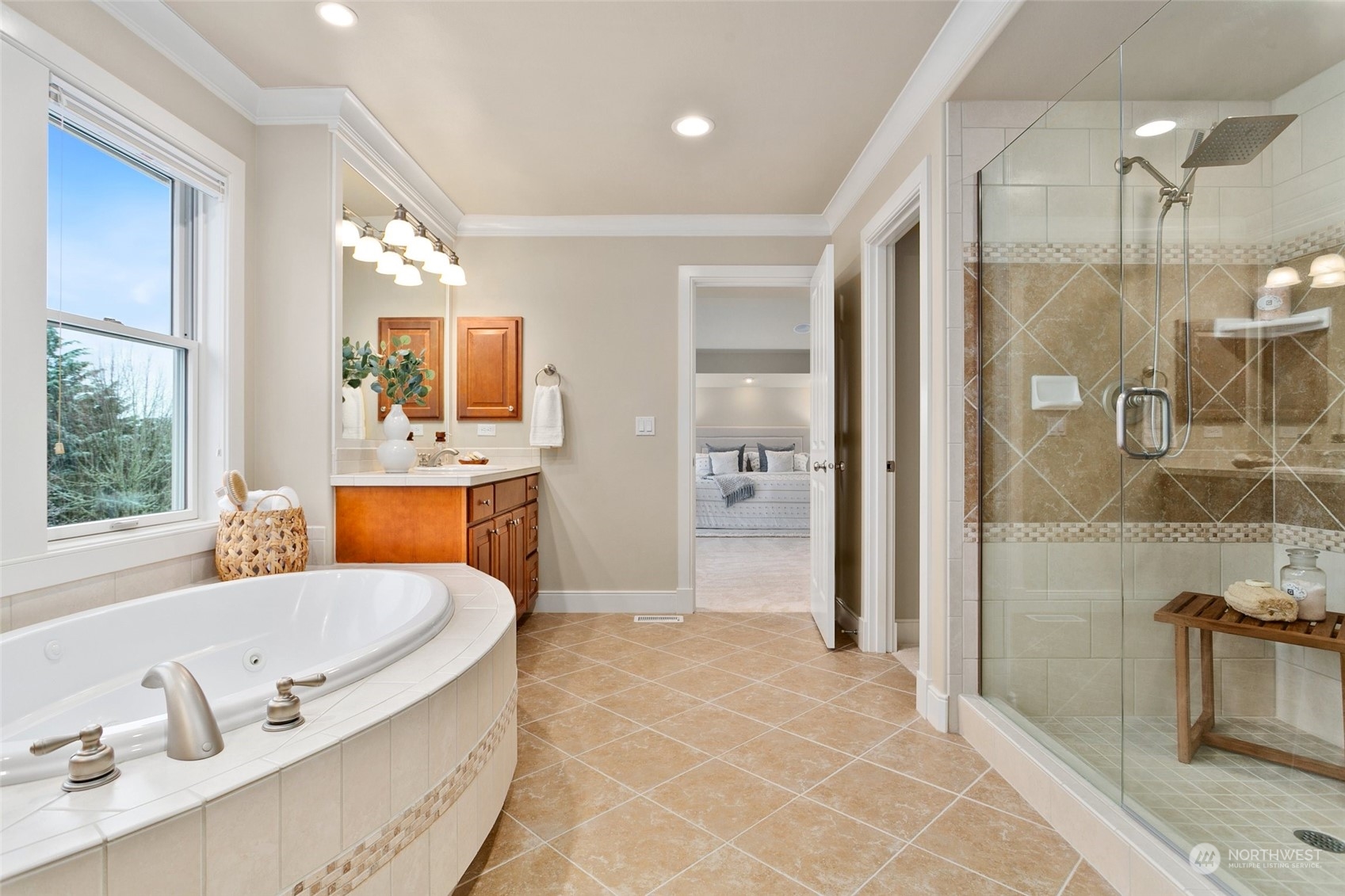 573 Saddleback Loop Way NW