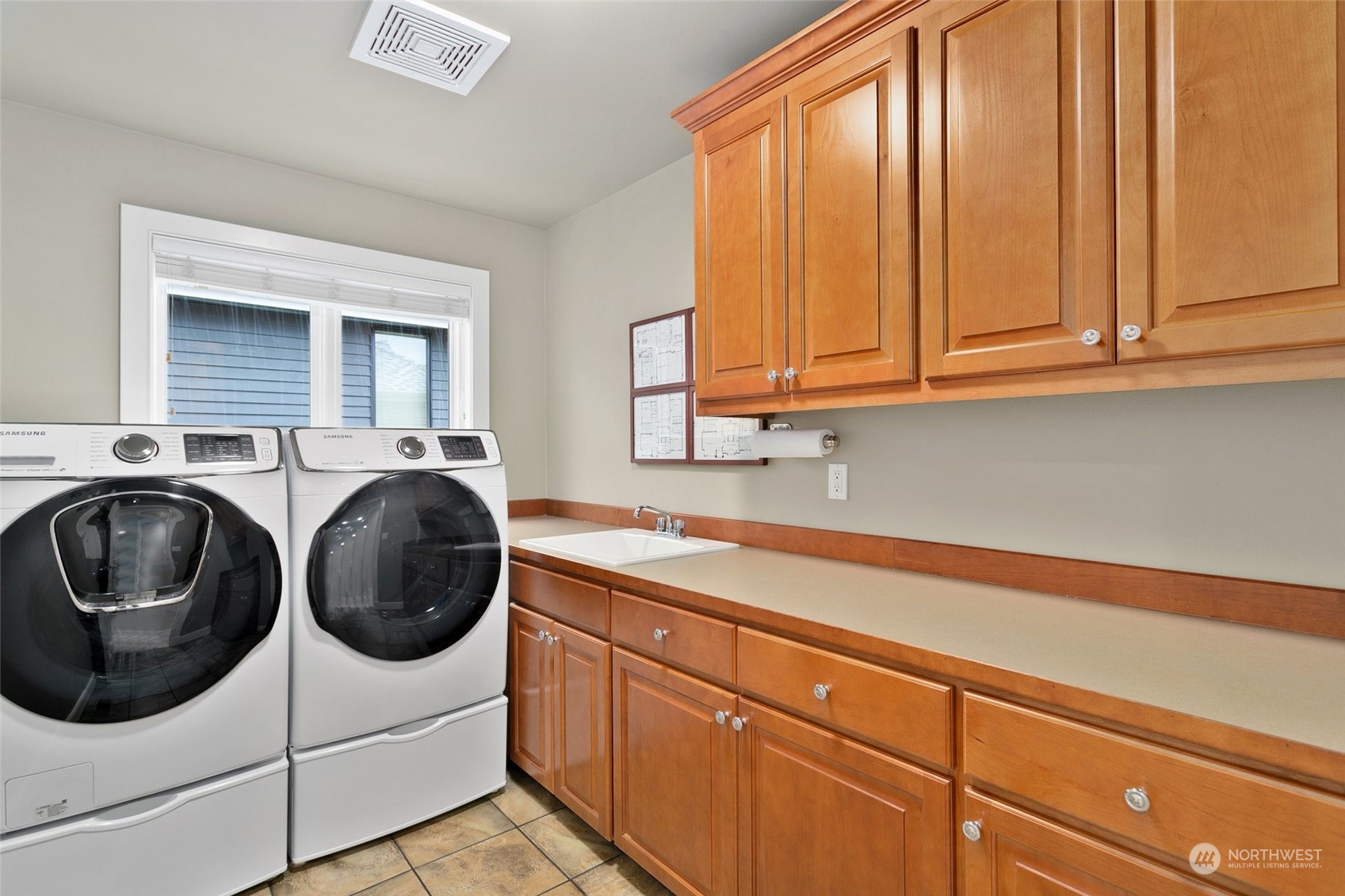 573 Saddleback Loop Way NW