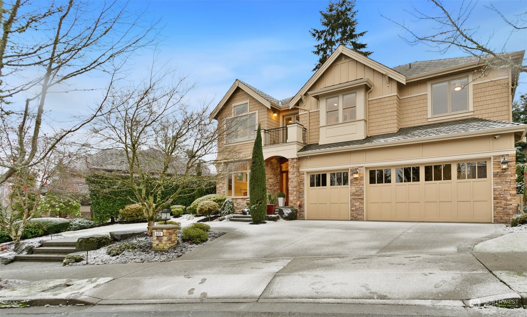 573 Saddleback Loop Way NW