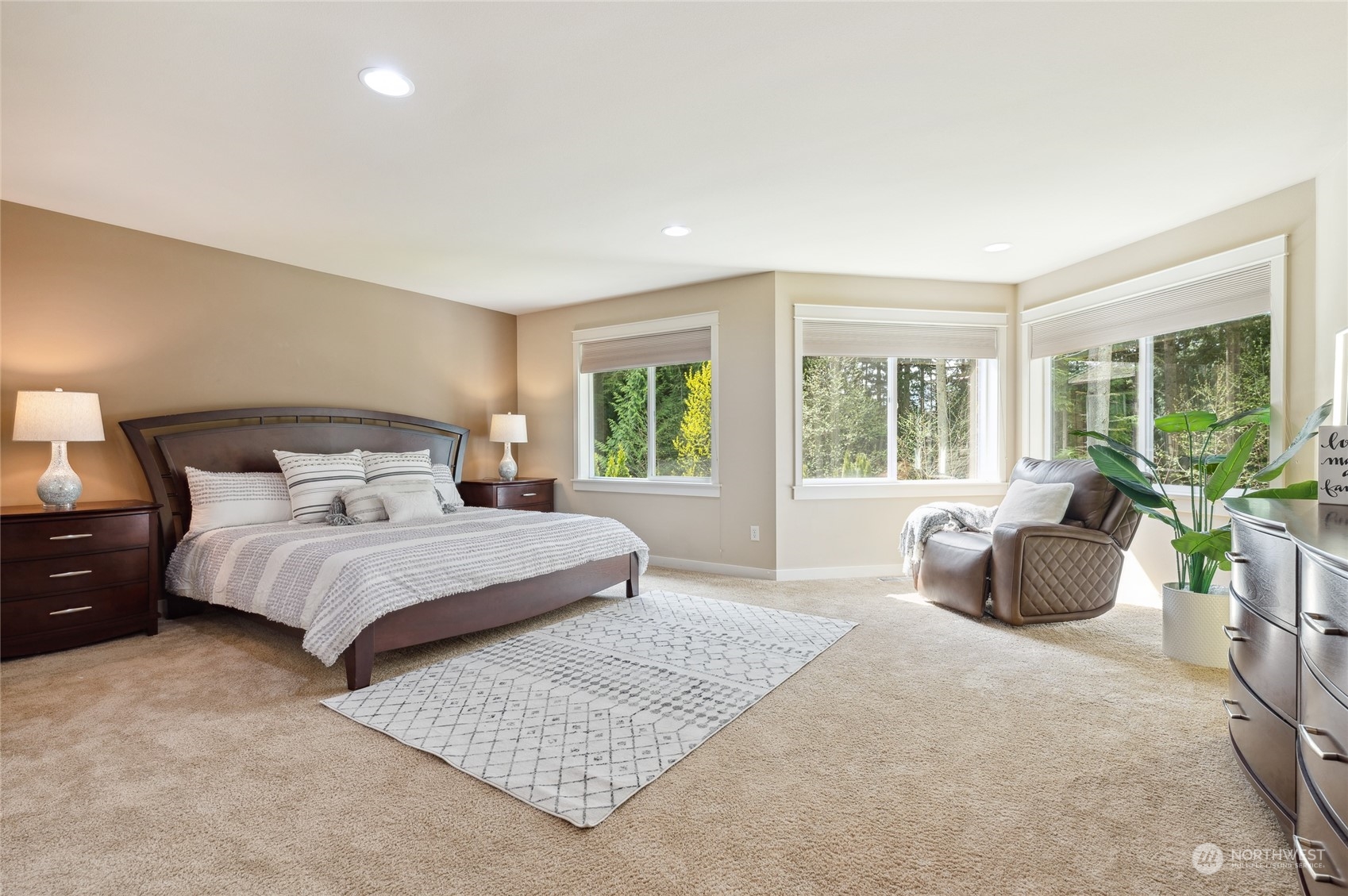 10719 Elliston Way NE