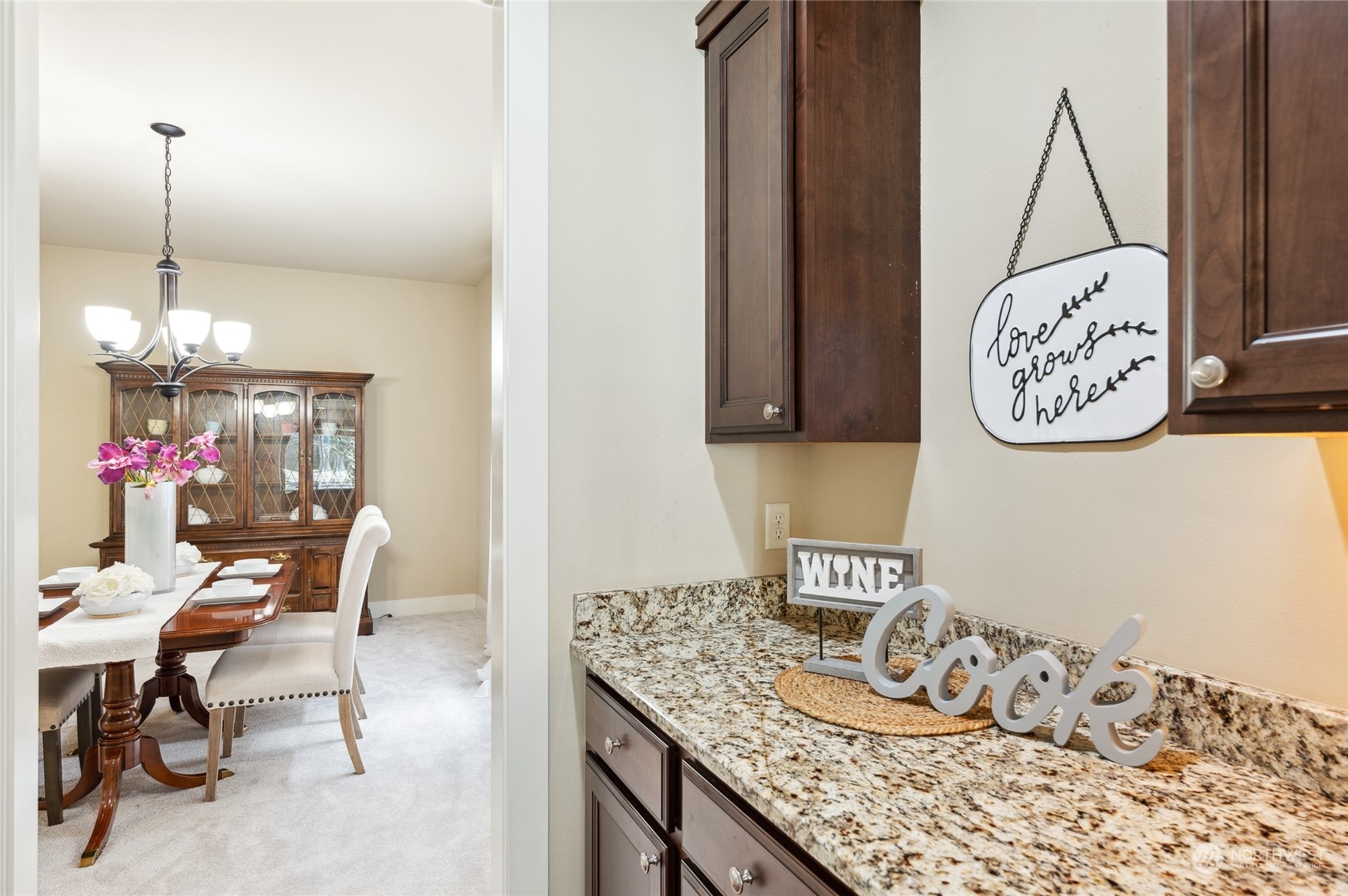 10719 Elliston Way NE