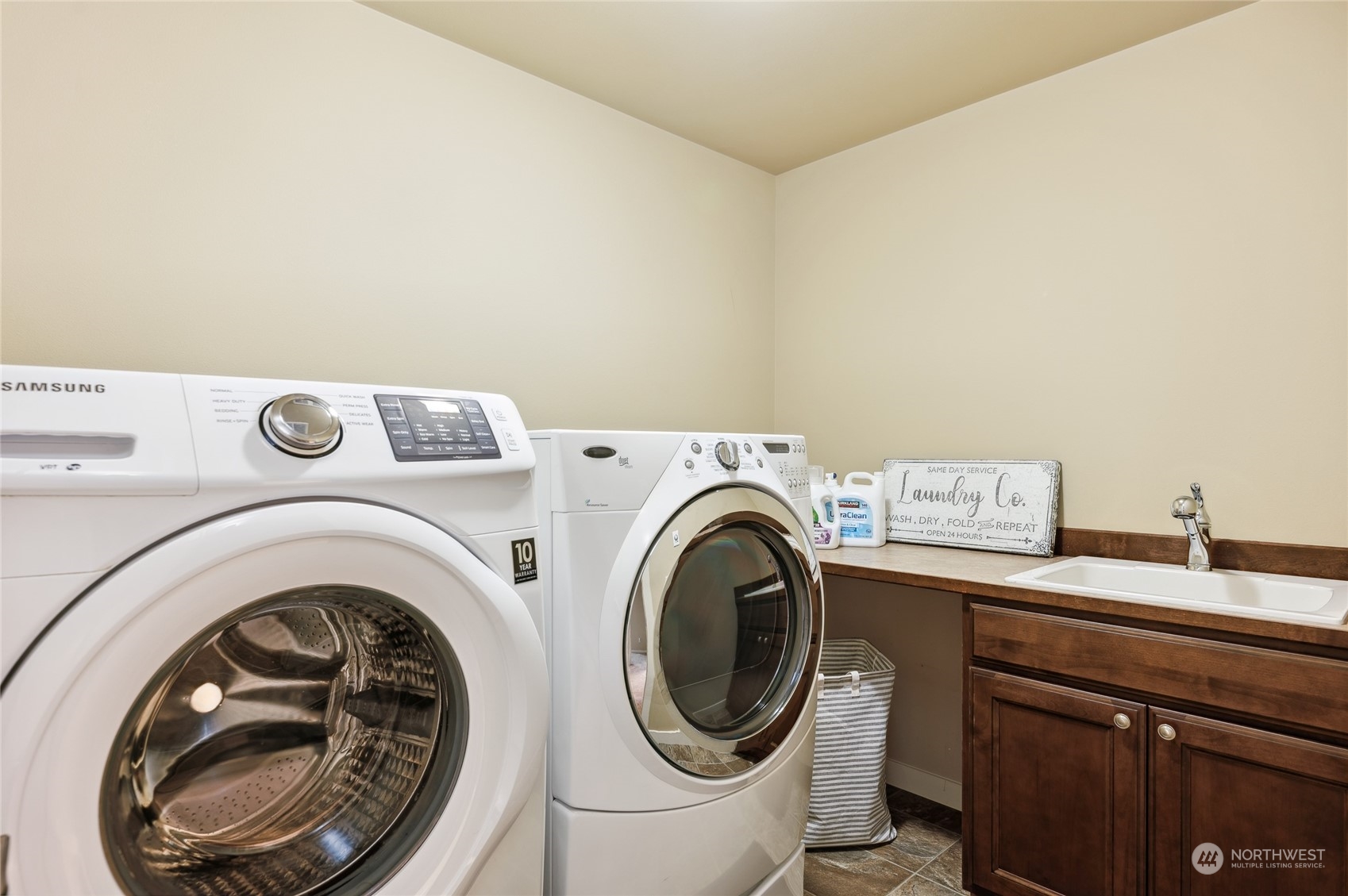 10719 Elliston Way NE