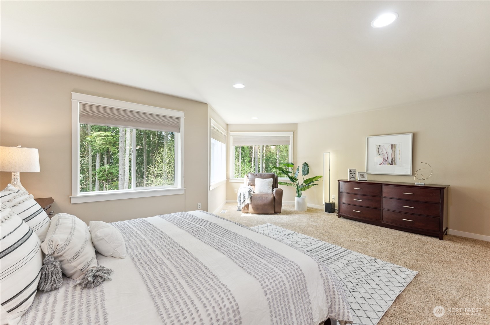 10719 Elliston Way NE