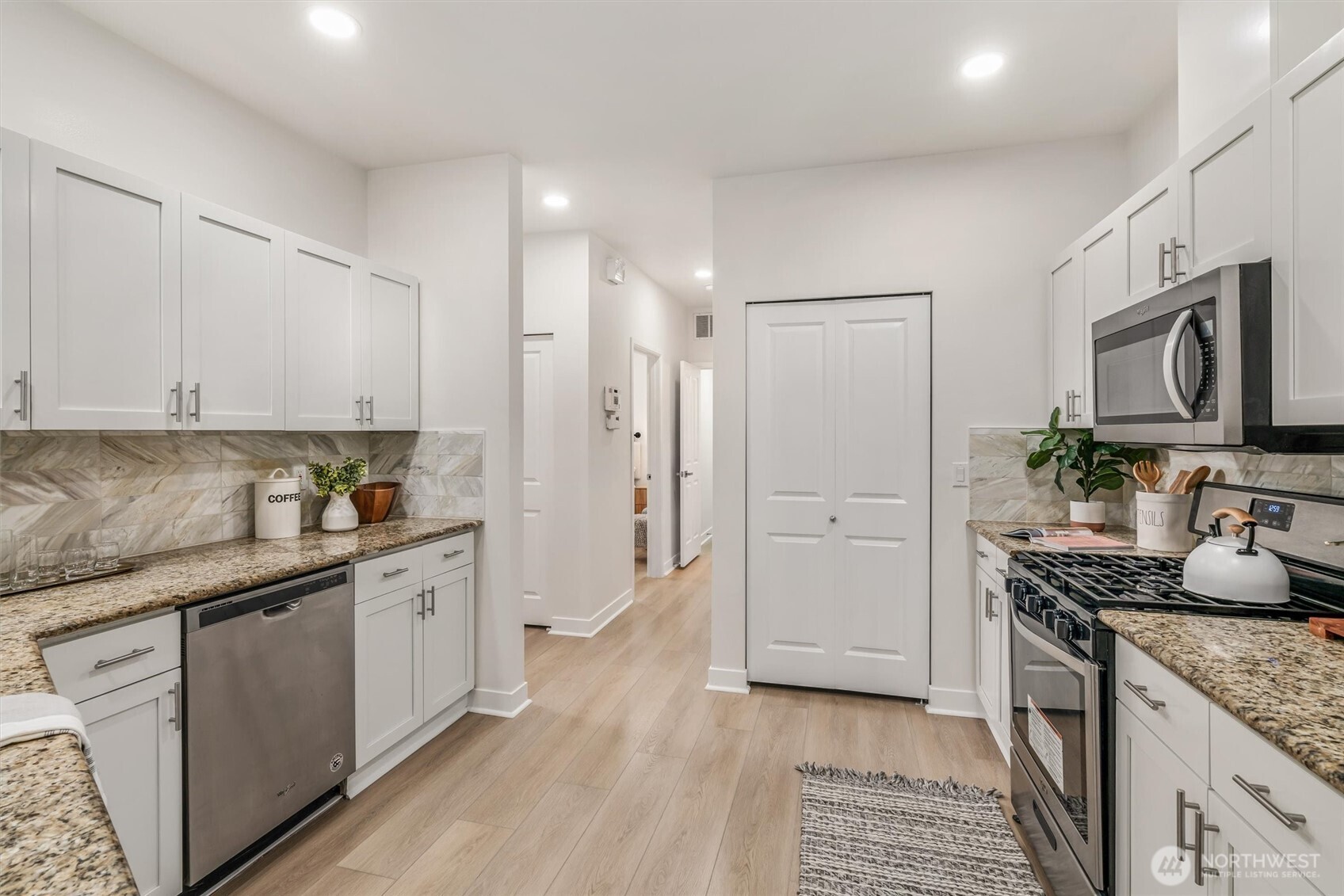 911 232nd Lane NE Unit: 911