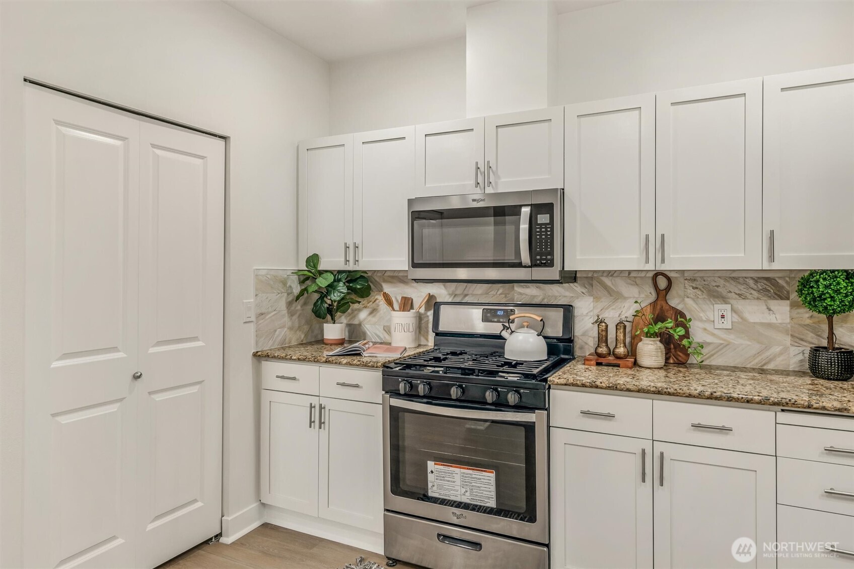 911 232nd Lane NE Unit: 911