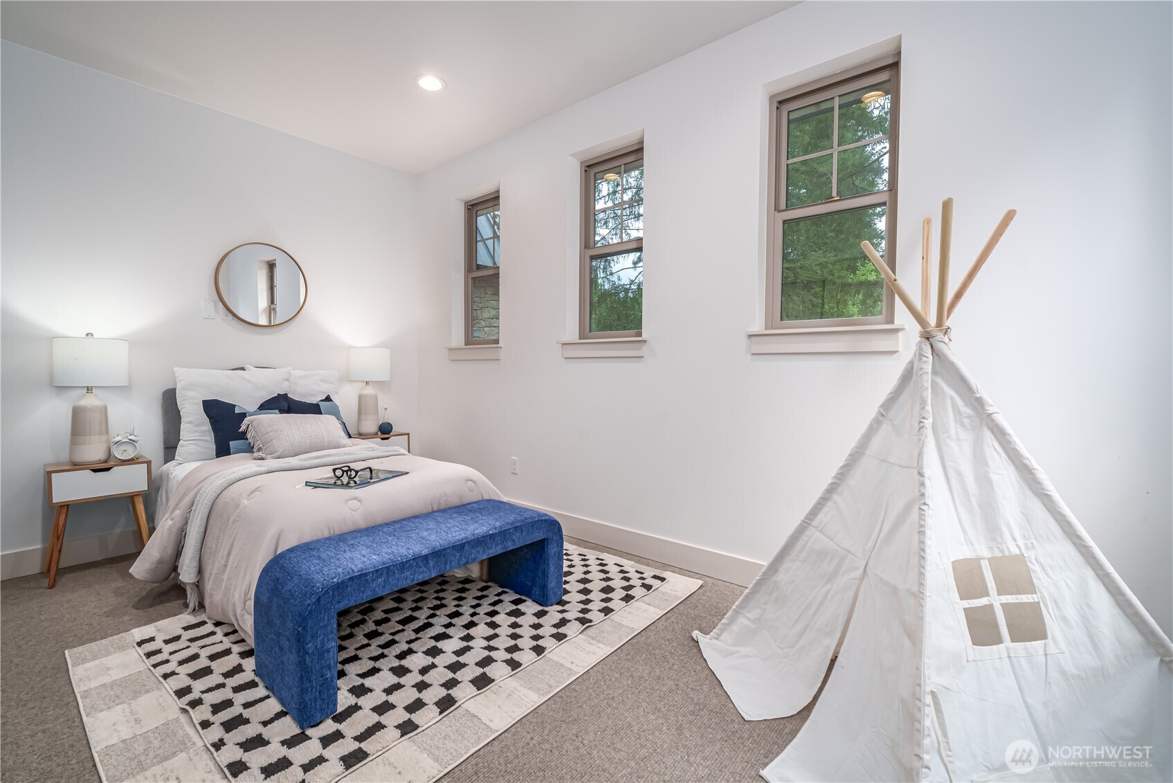 12607 Avondale Road NE