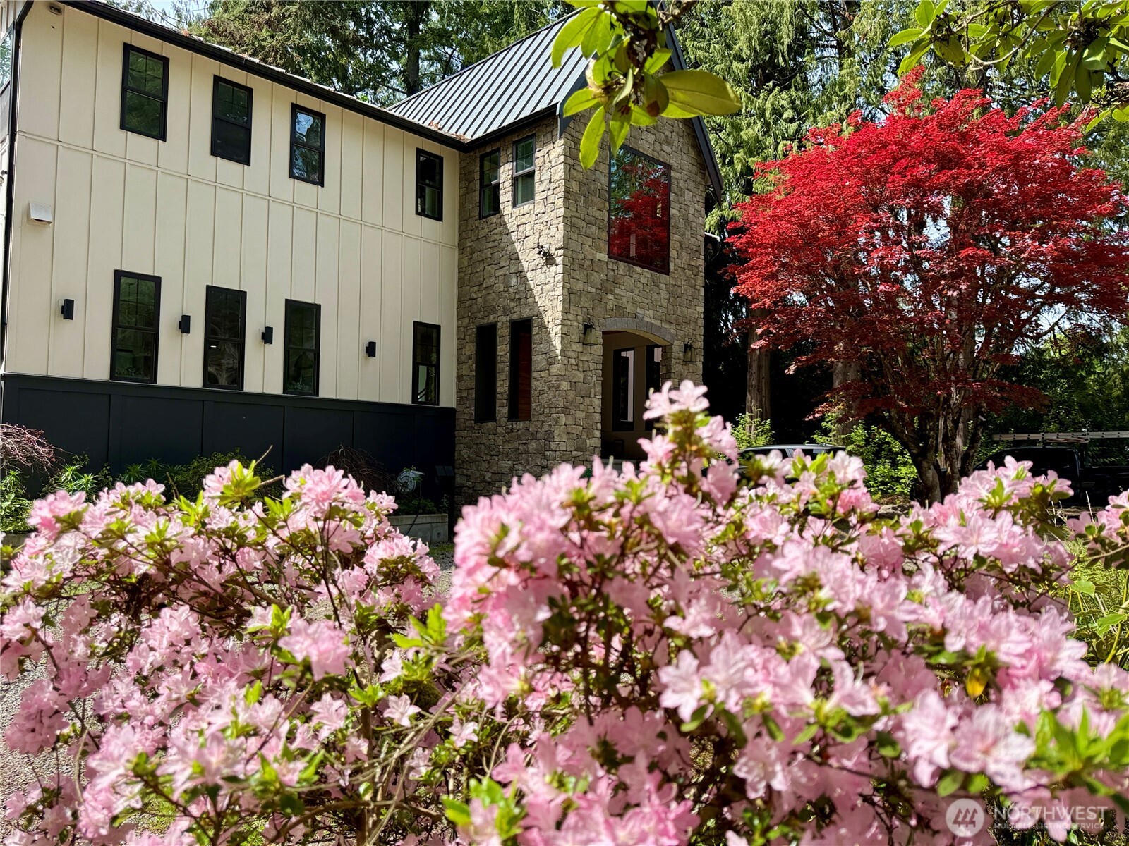 12607 Avondale Road NE