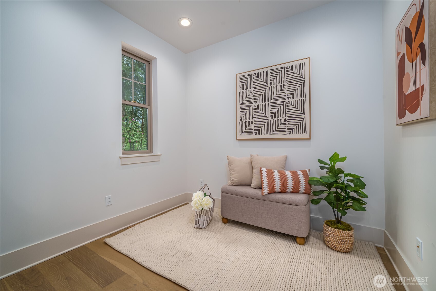 12607 Avondale Road NE