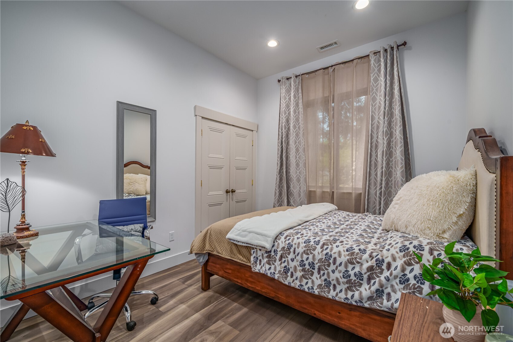 12607 Avondale Road NE