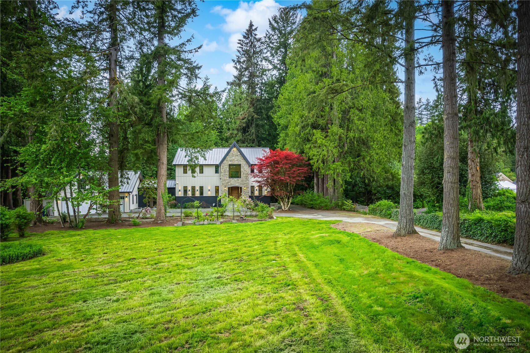 12607 Avondale Road NE