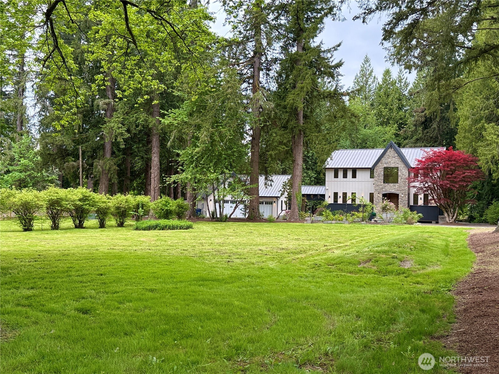 12607 Avondale Road NE