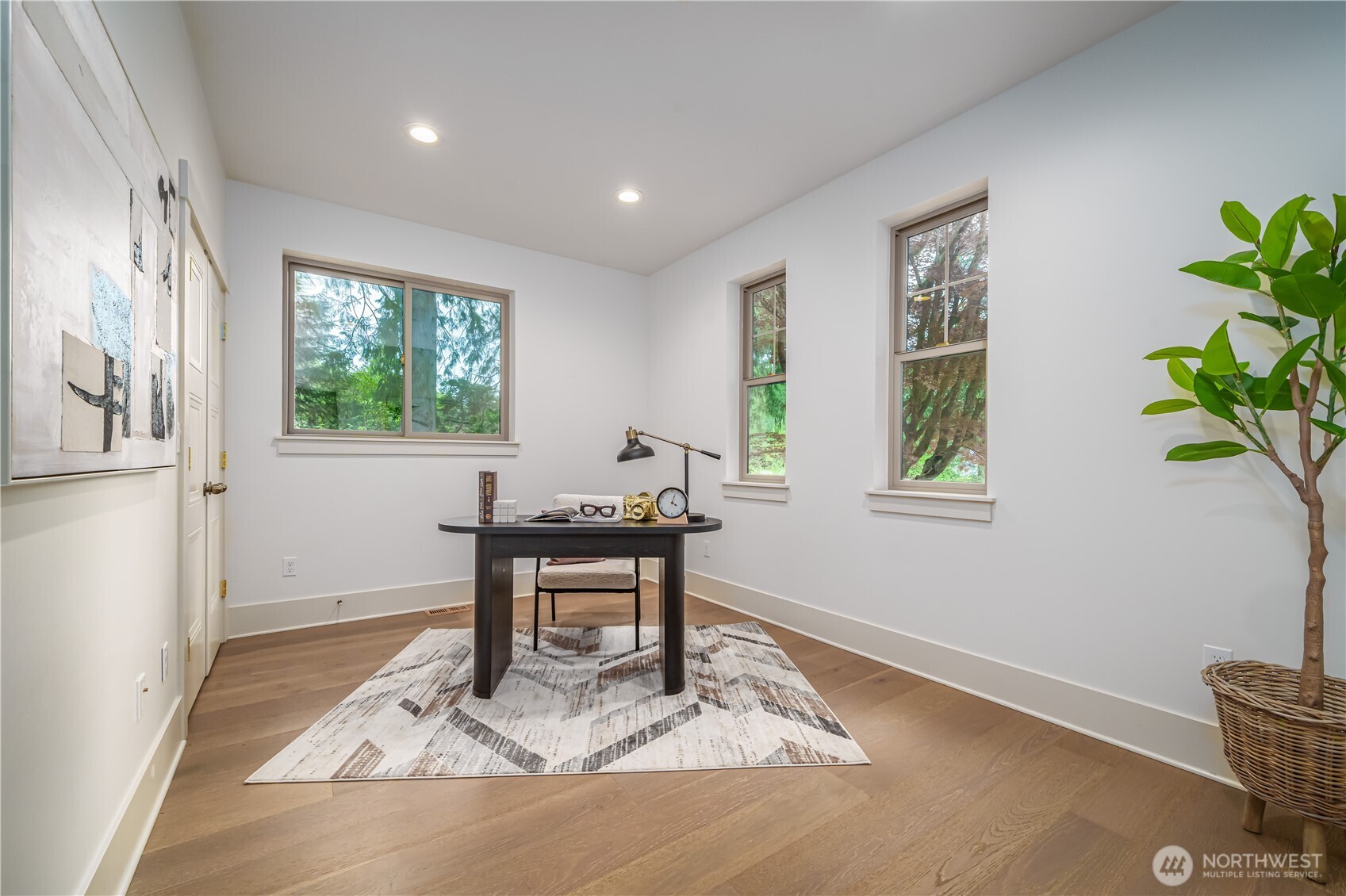 12607 Avondale Road NE