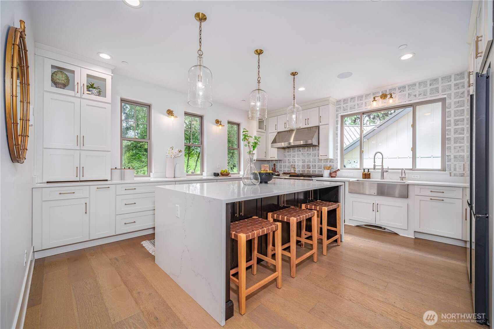 12607 Avondale Road NE