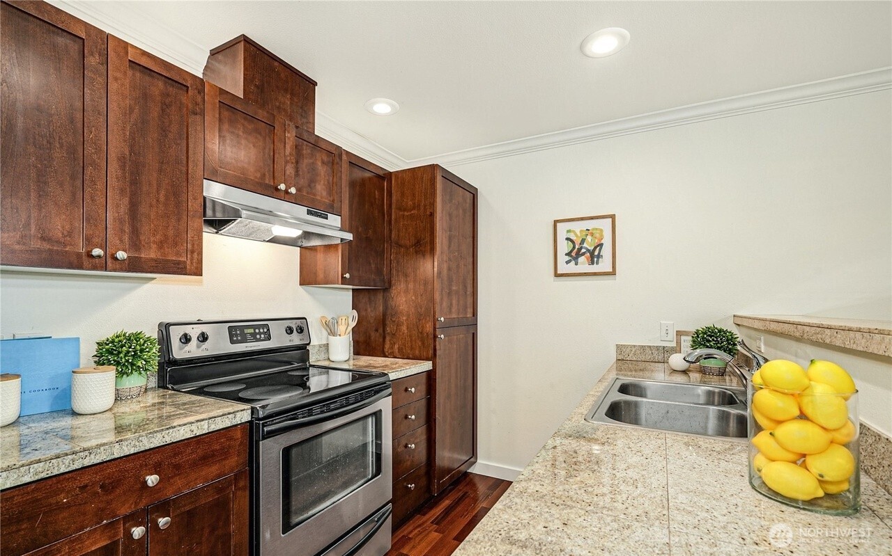 25025 SE Klahanie Boulevard Unit: J102