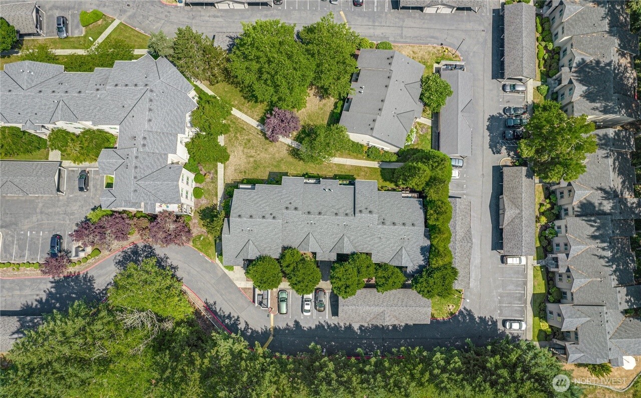 25025 SE Klahanie Boulevard Unit: J102