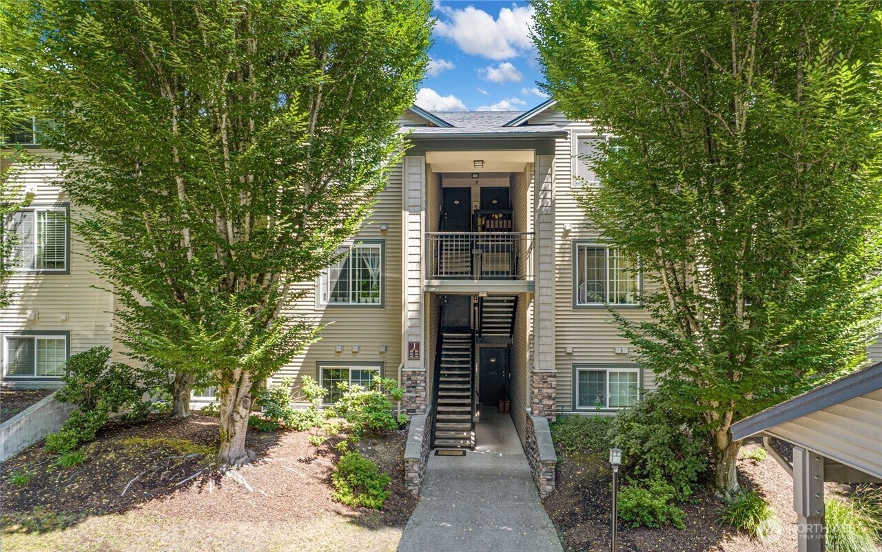 25025 SE Klahanie Boulevard Unit: J102