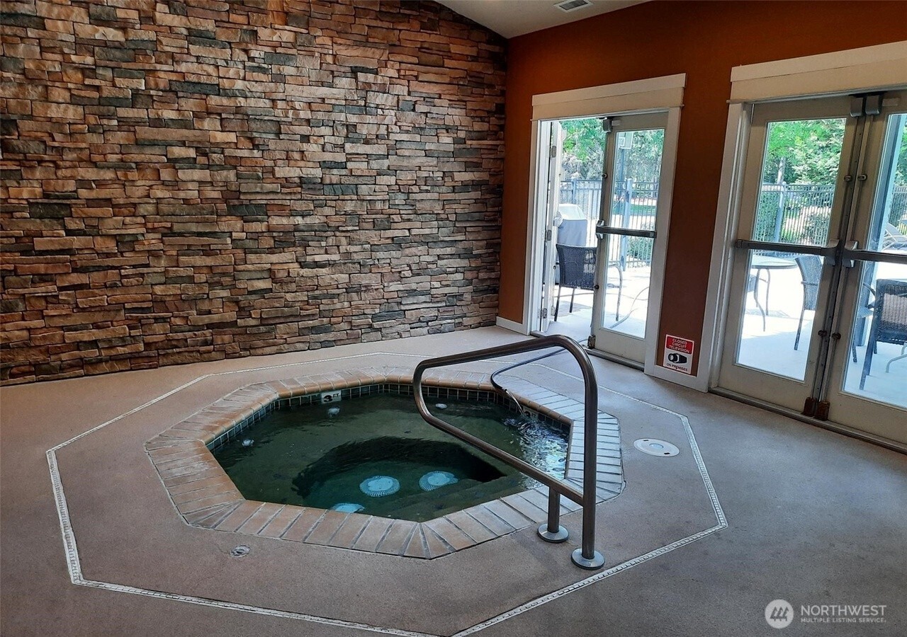 25025 SE Klahanie Boulevard Unit: J102