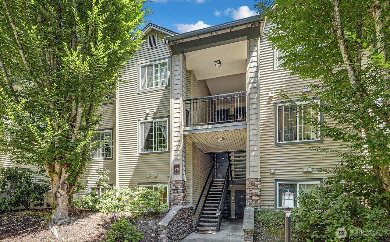 25025 SE Klahanie Boulevard Unit: J102