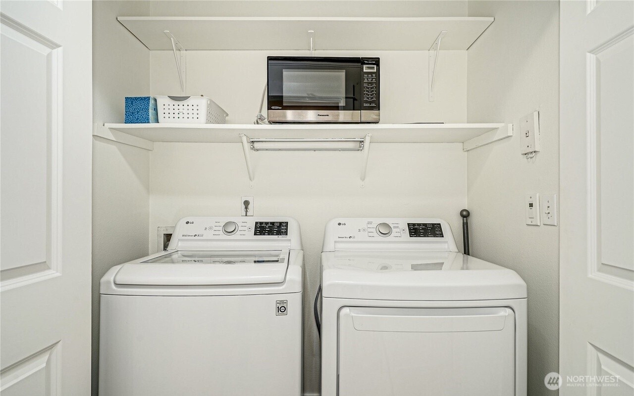 25025 SE Klahanie Boulevard Unit: J102