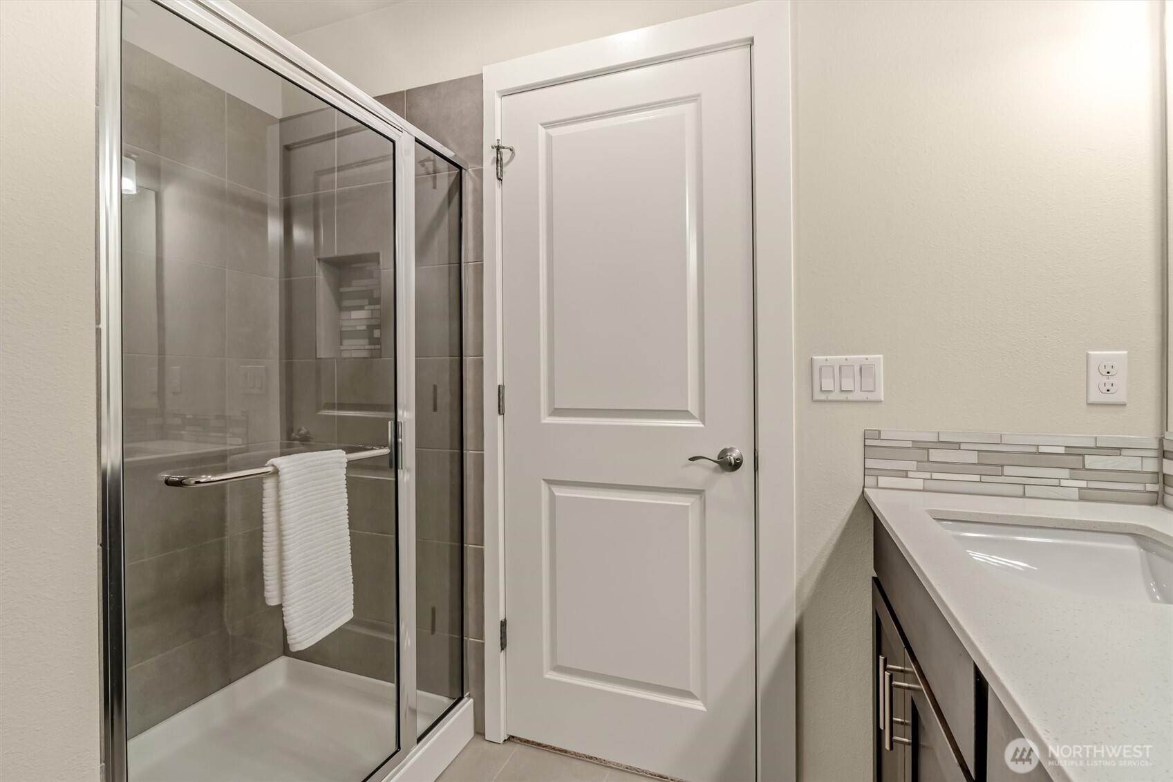 1621 Seattle Hill Rd Unit: Q3