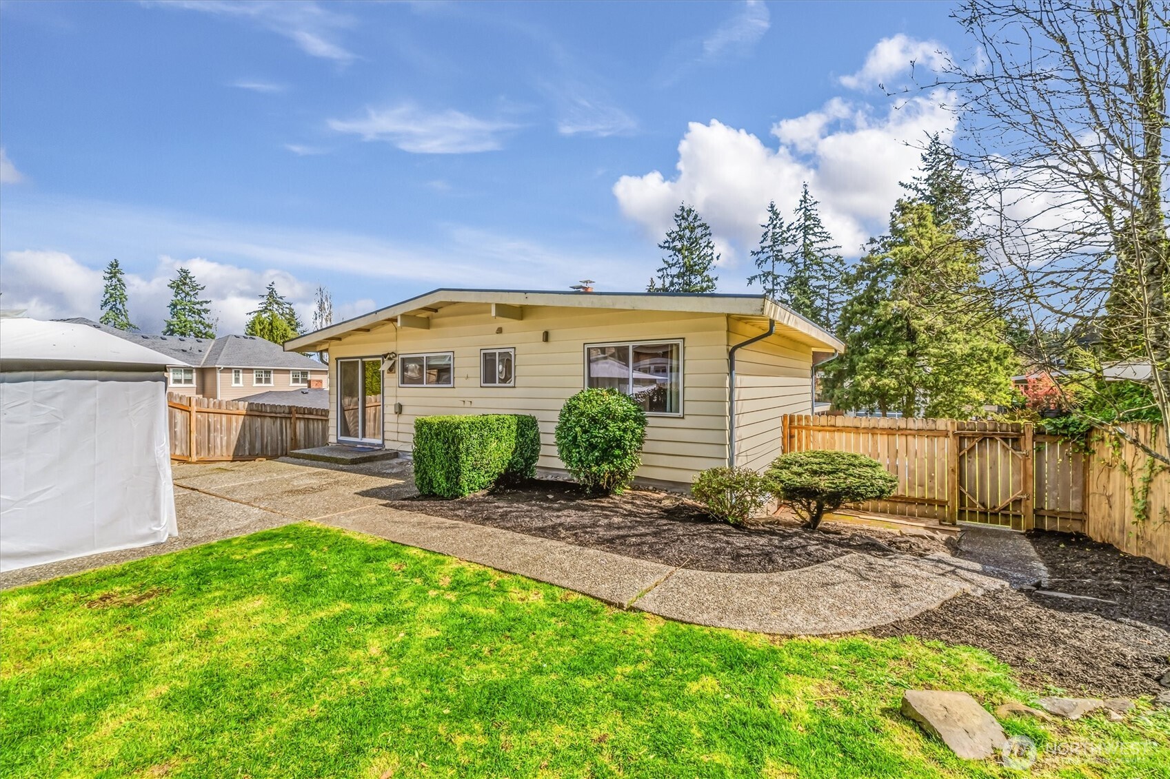 3953 153rd Avenue SE