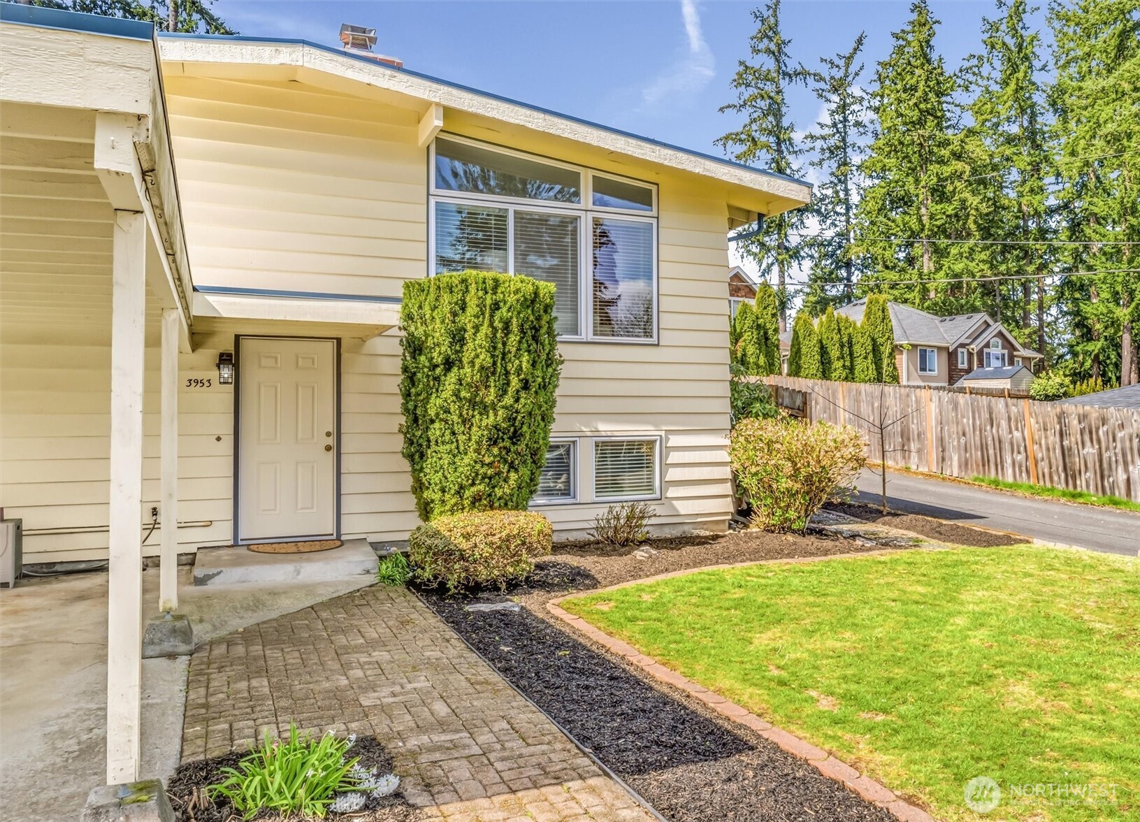 3953 153rd Avenue SE