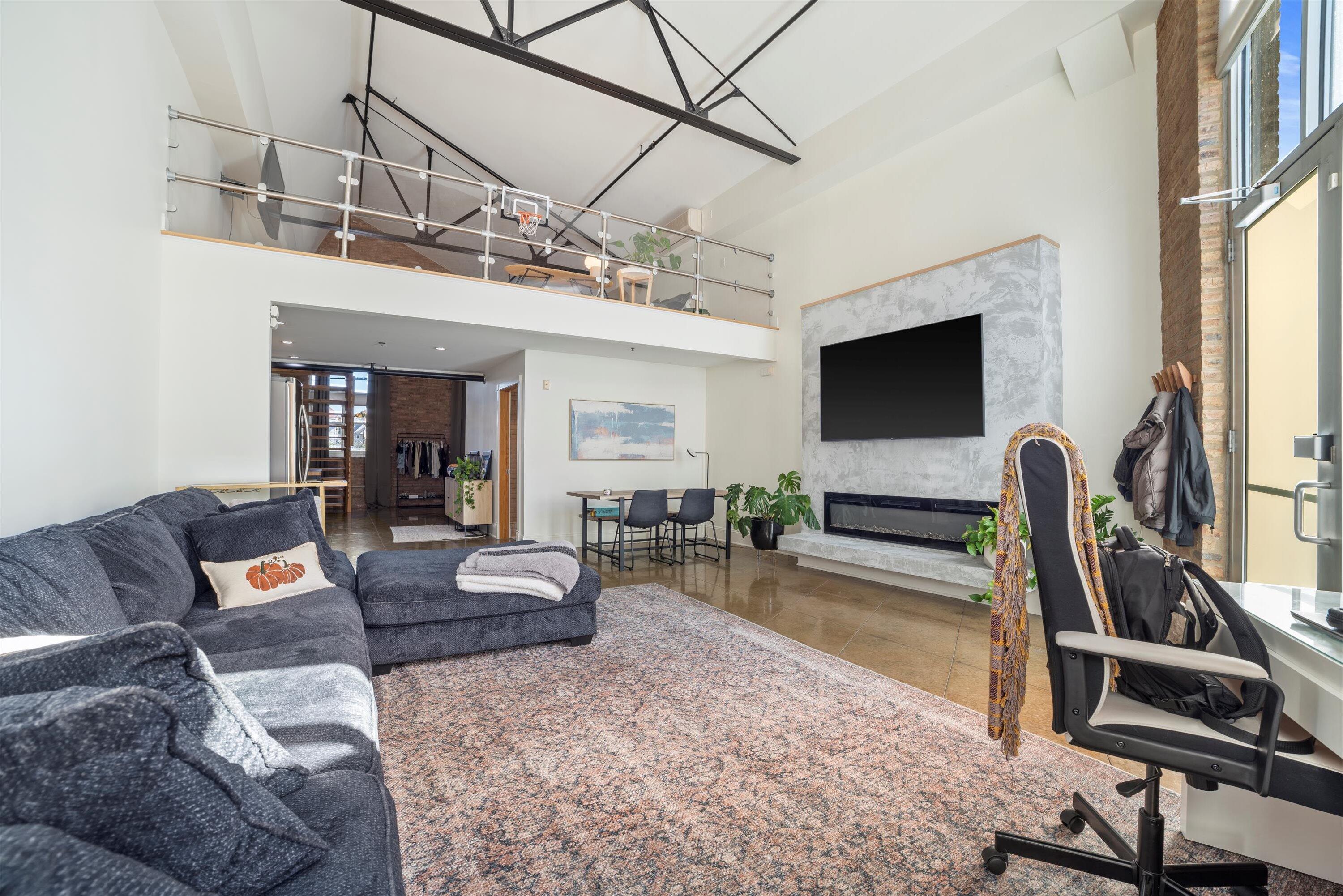3059 N Weil St Unit: 123