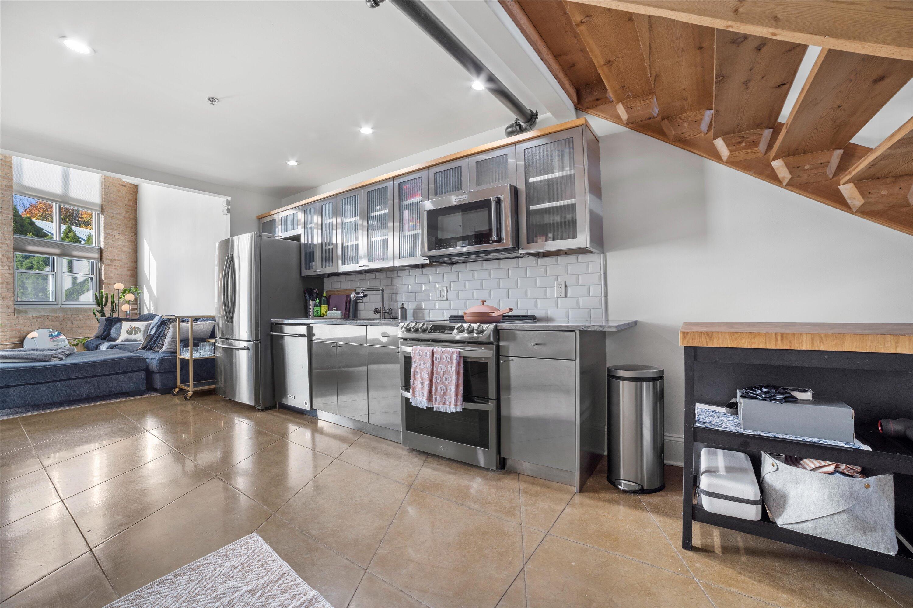 3059 N Weil St Unit: 123