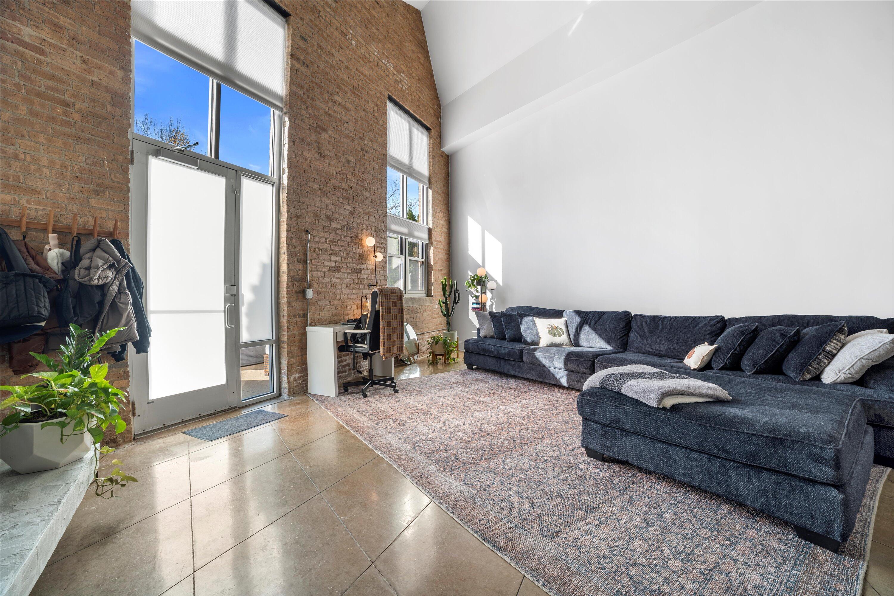 3059 N Weil St Unit: 123