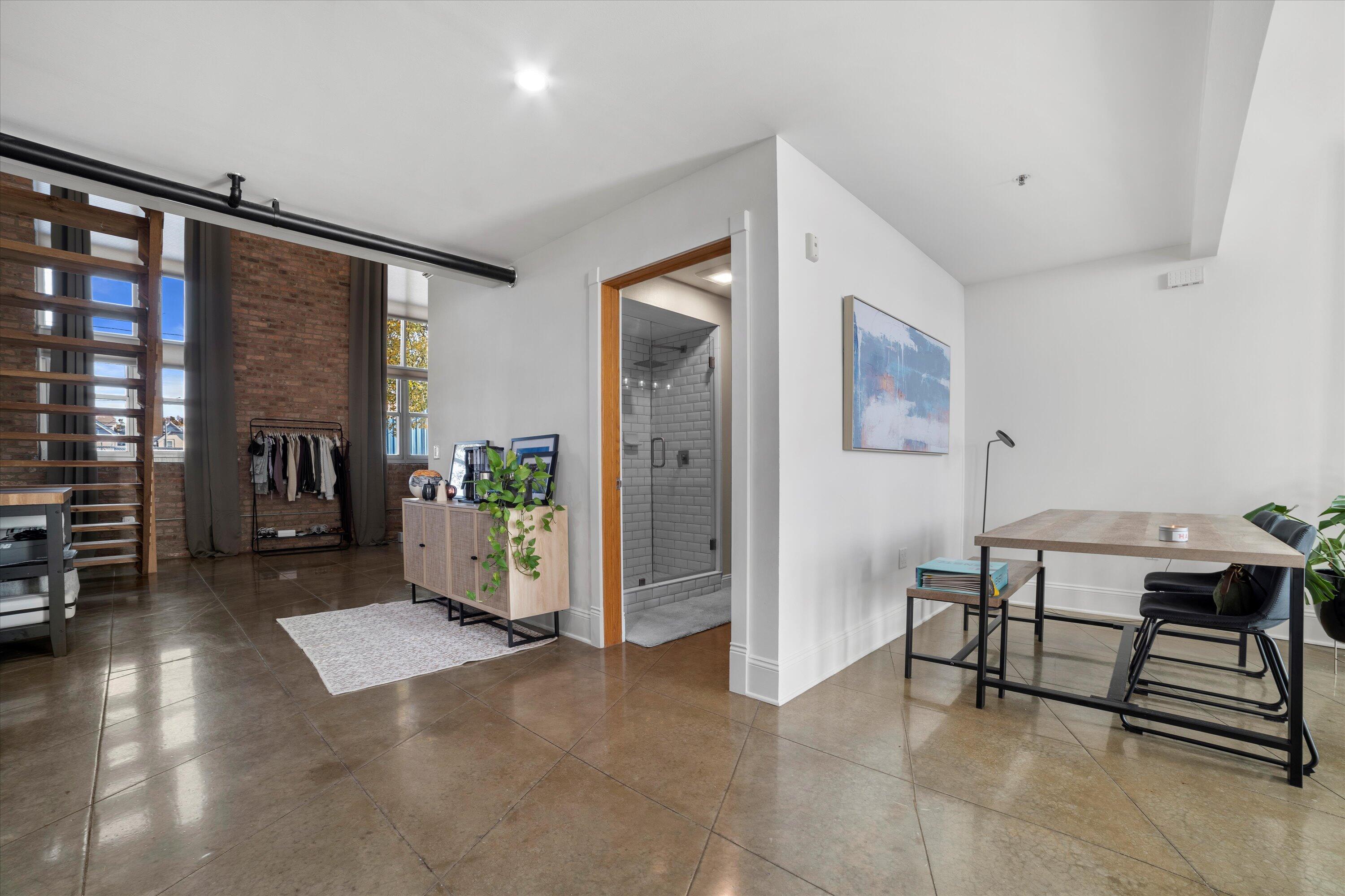 3059 N Weil St Unit: 123