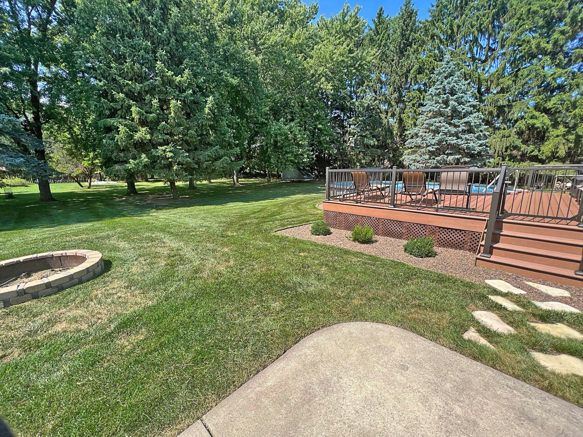 W292N6811 Dorn Rd