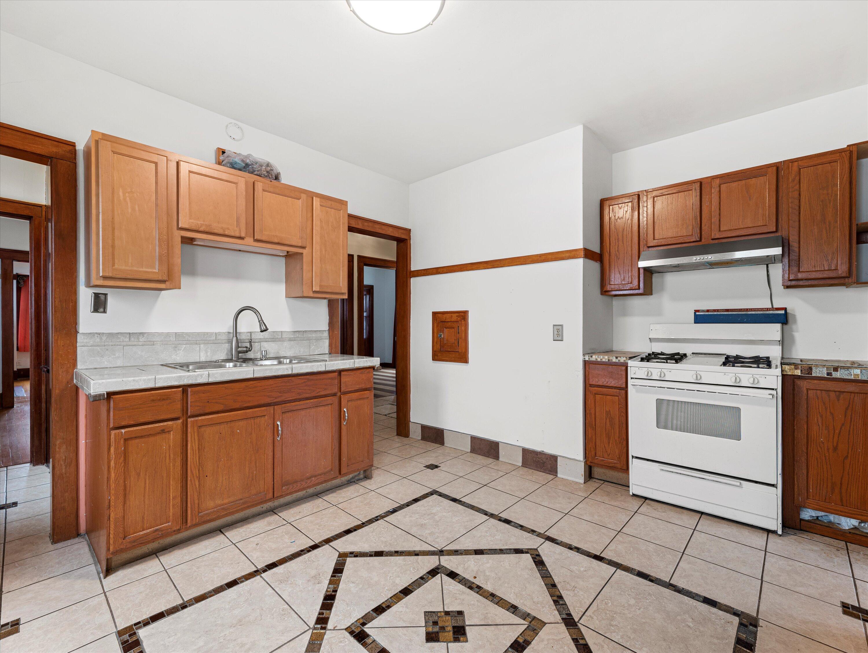 2728 N 47th St 2730