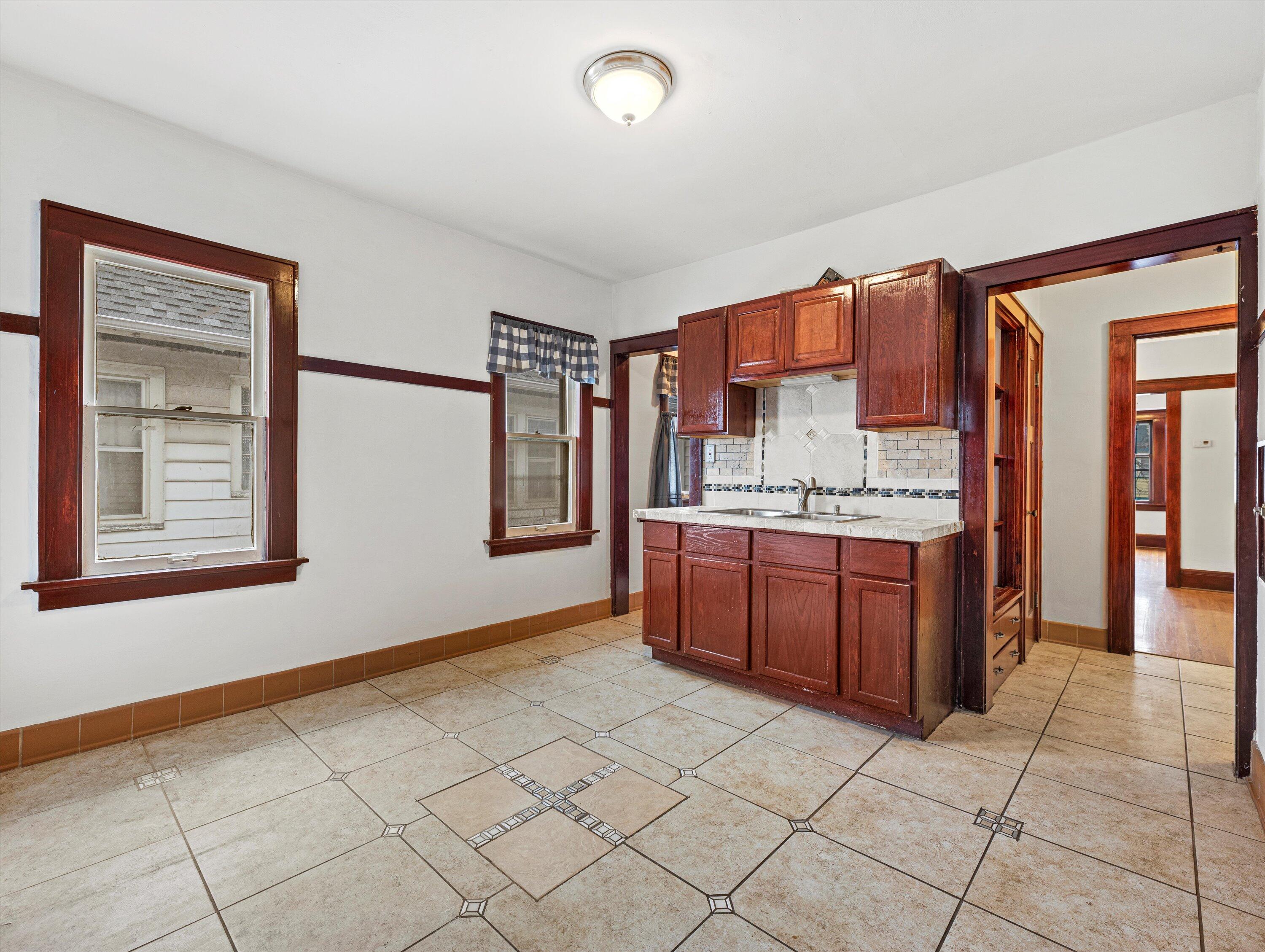 2728 N 47th St 2730